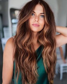 Shatush Hair, Dark Red Hair Color, Rambut Brunette, Truss Hair, Bronze Hair, Fall Hair Color Trends, Hair 2022