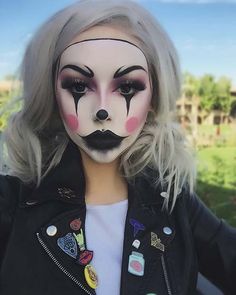 21 Unique Halloween Makeup Ideas from Instagram | Page 2 of 2 | StayGlam Makeup Karakter, Halloween Maquillaje, Unique Halloween Makeup, Clown Face Paint, Halloween Makeup Tutorial Easy, Fantasy Make-up, Halloweenský Makeup, Halloween Make-up Looks