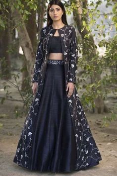 Designer Lehnga Choli, Long Hijab, Jacket Lehenga, Lehenga Choli Designs, Designer Salwar Kameez, Sabyasachi Lehenga, Lehnga Dress, Choli Designs