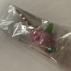 New With Tags Hanfu Hair Pin This Hair Accessory Is On A Metal Bobby Pin. There’s A Filigree Backing, Pastel Pink And Lavender Flowers, A Light Green Leaf, And A Teal Crystal Dangling Detail. #Wuxia #Hanfu #Chinese #Cosplay #Floral Flower Sakura Cherry Blossom Gold Golden Pastels Qipao Cheongsam Wuxia Hanfu, Flower Sakura, Chinese Cosplay, Hanfu Hair, Gray Headband, Pink And Lavender, Qipao Cheongsam, Floral Hair Clip, Sakura Cherry Blossom