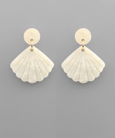 Show off your beachy style with these eye-catching Shell Dangle Earrings! These delightful treasures come in three colors, so you can pick the one that best reflects your oceanic vibe. An essential accessory for any fashionista's jewelry collection! Beachy Style, Shell Earrings, Chic Boutique, Three Color, Holiday Specials, Tortoise, Special Events, The One, Jewelry Collection