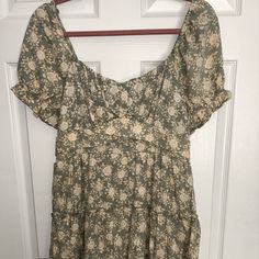 Xl Knee High Floral Green Dress, Never Worn. Floral Green Dress, Trixxi Dress, Dress Back, Green Floral Dress, Dresses Floral, Xl Dress, Dress Backs, Green Dress, Knee High