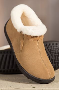 Image Sheepskin Slippers, Women Slippers, Slipper Shoes, Slide Slipper, Easy Wear, Womens Slippers, Density, Slippers, How To Wear