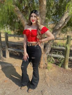 Cowgirl Outfits For Women, Latina Outfits, Outfits For Mexico, Mexican Fashion, Mexican Outfit, Western Outfits Women, Latina Fashion, Cowgirl Outfits