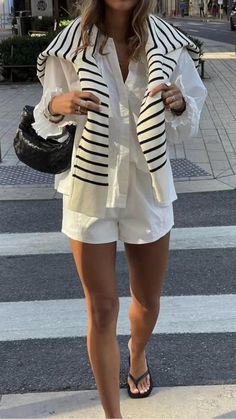 Hamptons Outfit, Chique Outfit, Europe Outfits, Outfit Chic, Paris Outfits, Mode Casual, Looks Street Style, Stockholm Fashion, Mode Inspo