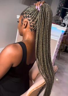 Brown Blonde Mix Knotless Braids, Ashy Blonde Knotless Braids, Blonde Braids Mixture, Summer Braid Colors For Black Women, Balayage Knotless Braids, Small Box Braids Blonde, 613 Mixed Knotless Braids, 1b/27/613 Braids, Ash Blonde Knotless Braids Black Women