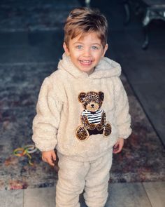 Boys Summer Outfits, Track Suit, Summer Boy, Kids Dress, Hooded Jacket, Mansions Interior, Luxury Mansions Interior, Luxury Mansions