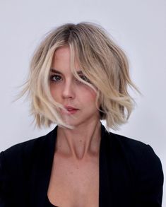 Lived In Bob Hair, Natural Blonde Hair, Short Hair Styles African American, Anh Co Tran, Balayage Blond, Haircut Types, Celebrity Hair, Celebrity Hair Stylist, Beauty Style