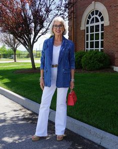 Denim Jackets All Year - SusanAfter60.com Susan After 60, Lightweight Denim Jacket, Dating Anniversary, Never Let Me Down, Relaxing Weekend, Fun Clothes, Ootd Ideas, Moda Chic