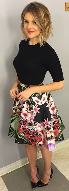 I love everything about this look from the hair down. Gorgeous ❤️ Floral Skirt Outfits, Elegant Summer Outfits, Stil Boho, Professional Attire, Maxi Skirts, Work Wardrobe, Professional Outfits, Business Casual Outfits, Work Attire