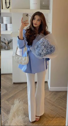 Russian Summer Outfits, Elegant Colorful Outfit, Feminine Girly Outfits, Outfits For Airport, Function Aesthetic, Chic Mom Outfits, Casual Elegant Outfits, Cute Lifestyle, Elegant Style Women