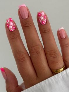 Cute Nails For Spring Short, Arcrliyic Nails Designs Short, Nail Kids Designs, Kids Nail Designs Simple Cute, Cute Short Nails For Kids, Nail Idea For Kids, Spring Nails For Kids, Nail Designs For Kids Cute, Easter Nails For Kids