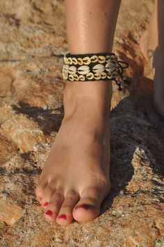 This anklet it`s great accessory for summer. It`s made from cotton with crochet technique ( the base) and decorated with sea shells in their natural colour. Black Anklet, Summer Anklets, Anklets Boho, Cowrie Shells, Colorful Trees, Cowrie Shell, Boho Beach, Crochet Techniques, Arm Band