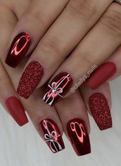 Follow for more interesting Pins!<3 Transform your nails into a winter wonderland with our enchanting Christmas nail paint styles! Embrace the cozy elegance of the season with rich jewel tones, shimmering metallic, and festive patterns that capture the magic of falling snowflakes. Our collection has the perfect shades to make your nails the highlight of any holiday gathering. #winternails #christmasnails #ladiesfashion #nailpaintstyles #nails #nailpaints #christmas Gel Winter Nails, Winter Nails Red, Winter Nail Art Ideas, Christmas Nail Art Ideas, Red Christmas Nails, Festive Nail Art, Red Acrylic Nails