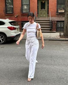 All posts • Instagram 2024 Fashion Trends, Everyday Fashion Outfits, Casual Day Outfits, Elegante Casual, Minimal Outfit, White Outfit, Looks Street Style, Causual Outfits, Outfit Look