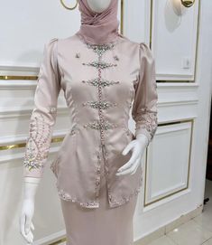 Renda Kebaya, Kebaya Graduation, Hippocratic Oath, Kebaya Modern Dress, Dress Kebaya, Batik Kebaya, Elegant Dresses For Women, Fashion Design Sketches