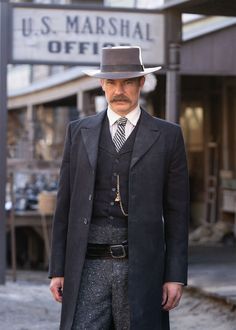 Seth Bullock (Timothy Olyphant) in Deadwood - True West Magazine Seth Bullock, Robin Weigert, Ian Mcshane, Western Spaghetti, Famous Historical Figures, Cowboy Stuff, Real Cowboys, Timothy Olyphant, Cowboys And Indians