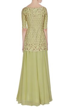 A crepe silk kurta and sharara set is hand embroidered with glimmering dabka, pearl and kundan work, along with shiny muakish work. The set comes with an embroidered dupatta that showcases a hand-made border.
Kurta with sharara pants and embroidered border dupatta
Hand work -Mukaish, Dabka, Kundan
Badla machine embroidery - Aza Fashions Kurta And Sharara Set, Kurta With Sharara, Kurta And Sharara, Sharara Pants, Kundan Work, Kurta Set For Women, Silk Kurta, Embroidered Border, Embroidered Dupatta