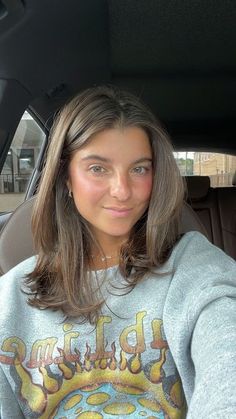 Viviane Audi Haircut, Short Hair Women Brunette, Viviane Audi Hair, Mom Chop Hair, Collarbone Length Hair, Layered Haircuts For Medium Hair