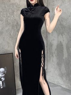 Velvet Aesthetic, Velvet Bodycon Dress, Aesthetic Dress, Dark Romantic, Midi Dress Style, Goth Dress, Vestidos Vintage, Gothic Dress, Dresses Vintage