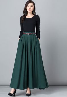 "Get dressed and out of the door in classic good looks with this pleated Long maxi skirt, crafted with soft cotton linen fabric, featuring pleated waist detail and two big pockets. DETAIL * More color available https://etsy.me/3gLwNaL * 50% linen,50% cotton * Not see through * Pleated around waist * Two pockets * Belt loops on waistband * Right Side zipper closure * Perfect for spring and summer, autumn SIZE GUIDE Size vary between Brand and Country Please get your body measurement with our Size Green Maxi Skirt Outfit, Long Pleated Skirt Outfit, Maxi Skirt Work, Pleated Skirt Long, Work Outfits Frauen, Long Linen Skirt, Green Pleated Skirt, Long Pleated Skirt, Long Maxi Skirt