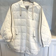 Brunello Cucinelli Brand New White Down Jacket! Never Worn With Silver Piping. Pristine Condition Size 40 Classic White Hooded Outerwear, Waistcoat Woman, Turtleneck Poncho, Short Sleeve Jacket, Herringbone Tweed, Blazer Beige, Long Trench, Sequin Jacket, Houndstooth Blazer