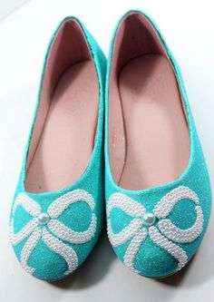 $ 100.00 USD Please note: These shoes are very time consuming to make and are in high demand they can take up to 4 to 6 weeks to ship. Tiffany Blue Kitchen, Tiffany Blue Heels, Tiffany Blue Shoes, Convention Outfits, Muses Shoes, Bridal Heels, Crystal Shoes, Blue Flats, Tiffany And Co