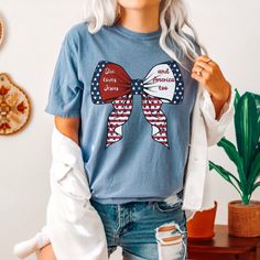 Patriotic T-shirt For Memorial Day, Patriotic T-shirt For Independence Day, Cute Independence Day Graphic Print T-shirt, Cute Independence Day Graphic T-shirt, Cute Independence Day T-shirt With Graphic Print, Cute Crew Neck T-shirt For Independence Day, Spiritual Women, Coquette Bows, Usa Tee