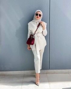 Hijabi Convocation Outfits, Hijabi Office Wear, Celebrity Style Icons