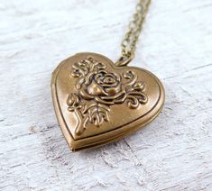 Flower Locket Heart Locket Floral Heart Locket Gift for Mom Heart Pendant Personalized Gift Vintage Charm Necklace For Anniversary, Valentine's Day Gift, Vintage Heart Necklace For Wedding And Mother's Day, Vintage Heart Necklace For Wedding On Mother's Day, Antique Locket Necklace For Valentine's Day Anniversary, Wedding Locket Necklace For Valentine's Day, Antique Gold Necklace For Valentine's Day Gift, Vintage Locket Necklace For Mother's Day Anniversary Gift, Heart Pendant Locket Necklace With Vintage Charm For Wedding, Personalized Vintage Heart Necklace For Wedding