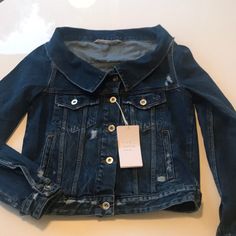 Zara Denim Boatneck Jacket, Size Small. Jacket Falls Just Below The Hip. Features A Boatneck-Style Shirt Collar, Long Sleeves With Fastened Cuffs, Side Pockets, Front Pockets With Buttoned Flaps, Ripped Detail And Button-Up Fastening In The Front. Small Jacket, Small Boutiques, Zara Jackets, Fall Jackets, Style Shirt, Shirt Collar, Boat Neck, Jean Coat, Jean Jacket