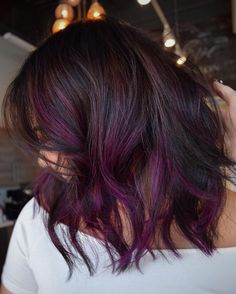 black+bob+with+purple+balayage+highlights Brown Hair Shades, Black Bob, Highlights Brown Hair, Burgundy Hair