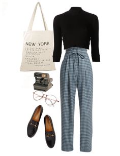 Simple Academia Outfit, Dark Academia Outfit Basics, Dark Academia Outfit Staples, Dark Academia Simple Outfit, Casual Plaid Wide-leg Pants, Classic Grunge, Look Work, Polaroid Camera, Minimalist Capsule Wardrobe