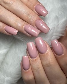 Classy Nude Nail Designs, Dusty Rose Nails, Bridesmaid Nails, Rose Gold Nails Design, Boho Nails, Bridesmaids Nails, Bridesmaid Stuff, Gold Nail Designs, Nude Nail Designs