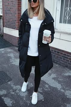 Chic Winter Coat, Cute Winter Coats, Winter Coat Outfits, Look Adidas, Outfits Cold, Peacoats, Coat Outfits