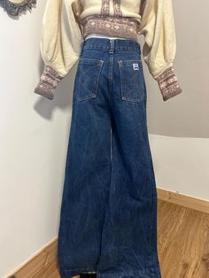 1970s perfect worn in thick denim flares , by brand 'Mashe' , 100% cotton. The stitching on the back pocket is coming off, otherwise in great condition - you could take the stitching out. Best fit a UK 8, see measurements below waist 28" hip 17" flat rise 11" length 31" #vintage #70s #1970s #60s #flares Womens Trousers, Womens Pants, Bell Bottom Pants, Denim Flares, Vintage 70s, Trousers Women, Favorite Outfit, Capri Pants, 1970s