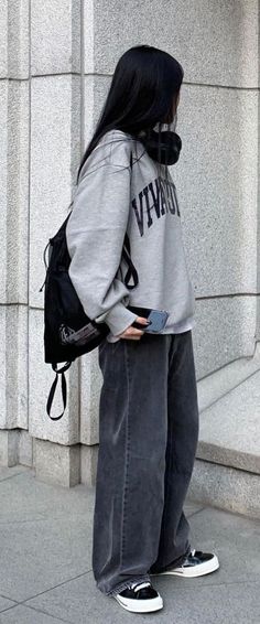 Baggy Clothes Outfit, Pakaian Hipster, Baggy Outfit Ideas, Stile Hijab, Outfits Baggy, Korean Casual Outfits, Baggy Style