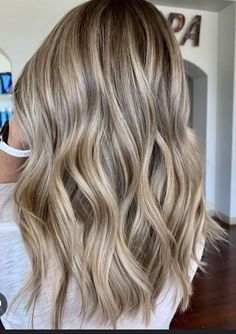 Dirty Blonde Hair Balayage, Silvery Blonde Hair, Dirty Blonde Hair Ideas, Dirty Blonde Hair With Highlights, Blonde Hair Balayage, Natural Dark Blonde, Blonde Hair Ideas, Dark Blonde Hair Color