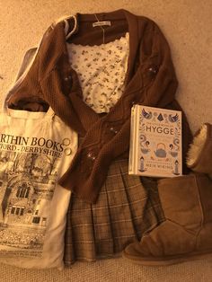 Autumn Acedamia Outfits, First Love Outfit, Lucycore Outfits, Books Aesthetic Outfits, Samanthacore Outfits, Fall Aesthetic Fits, Aethstetic Clothing, Cute Winter Clothes Aesthetic, Autumn Coquette Outfits