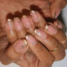 20 French Manicure Ideas To Try In December