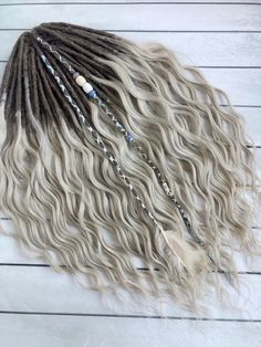 with dark root  49 wave de dread +1 de dreadlock with decorations Surf Wave, Rockabilly Hair, Dark Roots, Surfing Waves, Boho Hairstyles, Vikings