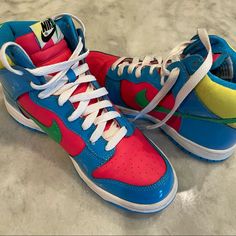 Rare Nike Dunk High Gs Summer Edition. Cherry Blue Green Yellow. Size 5.5 Youth (Men 5.5 / Women 7) While I Can’t Speak For Everyone Else, This Is A Nike Dunk Colorway The Easter Bunny Would Certainly Fall In Love With. Using A Combination Of Full-Grain And Patent Leather, This Pair Uses A Combination Of Blue, Green, Cherry And Yellow, All In A Pastel Tone. Unfortunately For Those Of You Looking To Cop A Pair, This Colorway Is Only Available To The Kiddies. Rare Nikes, The Easter Bunny, Nike Dunk High, Dunk High, Kids Nike, Nike Dunk, Nike Dunks, Everyone Else, Green Yellow