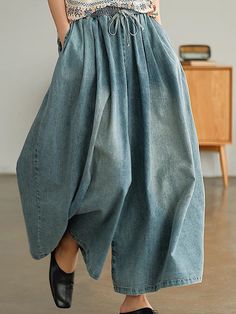 Denim Wide Leg Pants, Look Jean, Denim Wide Leg, Denim Patterns, Maxi Robes, Pantalon Large, Light Blue Denim, Wide Leg Denim, Drawstring Pants