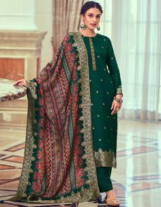 🌿 Embrace the enchantment of our Sherwood Green Sharara Style Suit! ✨ Step into a world of elegance and grace with this captivating sharara style suit in a mesmerizing Sherwood green hue. The exquisite Dola Jacquard fabric and intricate details will leave you spellbound. 🌸 Discover the perfect blend of tradition and modernity at Arabic Attire. 💫 #ShararaStyle #ArabicAttire #SherwoodGreenGlam #DolaJacquard #TraditionalChic #FashionForward #EthnicElegance #ShopNow #Fashionista Satin Dupatta, Green Sharara, Satin Sleeves, Green Dupatta, Celana Fashion, Pakistani Designer Clothes, Sharara Suit, Readymade Saree, Satin Trousers