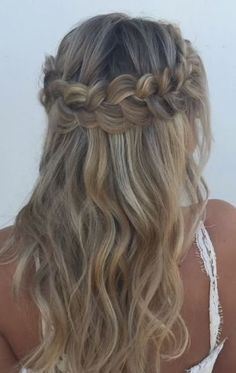 Featured Hairstyle: Heidi Marie (Garrett) Villa - Hair and Makeup Girl; Wedding hairstyle idea. Wedding Hairstyles Straight, Media Cola, Crown Braids, Wedding Haircut, Unique Wedding Hairstyles, Hairstyles Straight, Hairstyle Idea, Straight Hair Cuts, Curly Wedding Hair