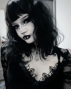 @rottend0lll on ig
don't use without credits! Trad Makeup, Natural Goth Makeup, Gothic Winter, Maquillage Goth, Make Up Halloween, Dark Gothic Fashion, Trad Goth Makeup, Types Of Goth, Gothic Hair