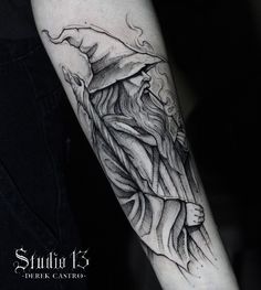 Gandalf, lord of the rings, senhor dos Anéis, mago Mens Lord Of The Rings Tattoo, Neo Traditional Lord Of The Rings Tattoo, Gandalf Tattoo Art, Lord Of The Rings Map Tattoo, Lord Of The Rings Sleeve Tattoo, Argonath Tattoo, Gimli Tattoo, Lord Of The Rings Tattoo Design, Lord Of The Rings Tattoo Sleeve