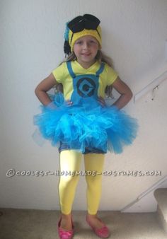 Minion Costume Ideas, Smurfette Costumes, Diy Minion Costume, Minion Costume, Costume Ideas For Halloween, Diy Minions, Minions Party, Girl Group Costumes, Happy Birthday Minions