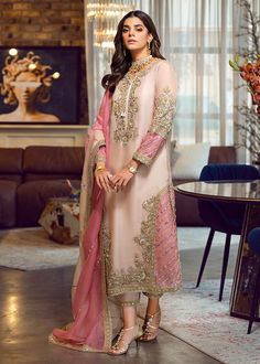 Embellished Raw Silk Salwar Suit Online for Pakistani Dress Pakistani Party Wear Dresses, Asim Jofa, Pakistani Party Wear, Bridal Dresses Pakistan, Gaun Fashion, Pakistani Fancy Dresses, Pakistani Fashion Party Wear, Salwar Kamiz, Pakistani Bridal Dresses