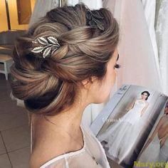 Half up half down wedding hairstyles updo for long hair for medium length for bridemaids #hair #hairstyles #haircolor #haircut #wedding #webdesign #weddinghair #weddinghairstyle #braids #braidedhairstyles #braidinspiration #updo #updohairstyles #shorthair #shorthairstyles #longhair #longhairstyles #mediumhair #promhairstyles #prommakeup Long Hair Wedding Updos, Brides Hairstyles, Wedding Hairstyles Medium Length, Bridal Hair Inspiration, Best Wedding Hairstyles, Long Hair Wedding Styles, Long Hair Updo, Wedding Hair Down